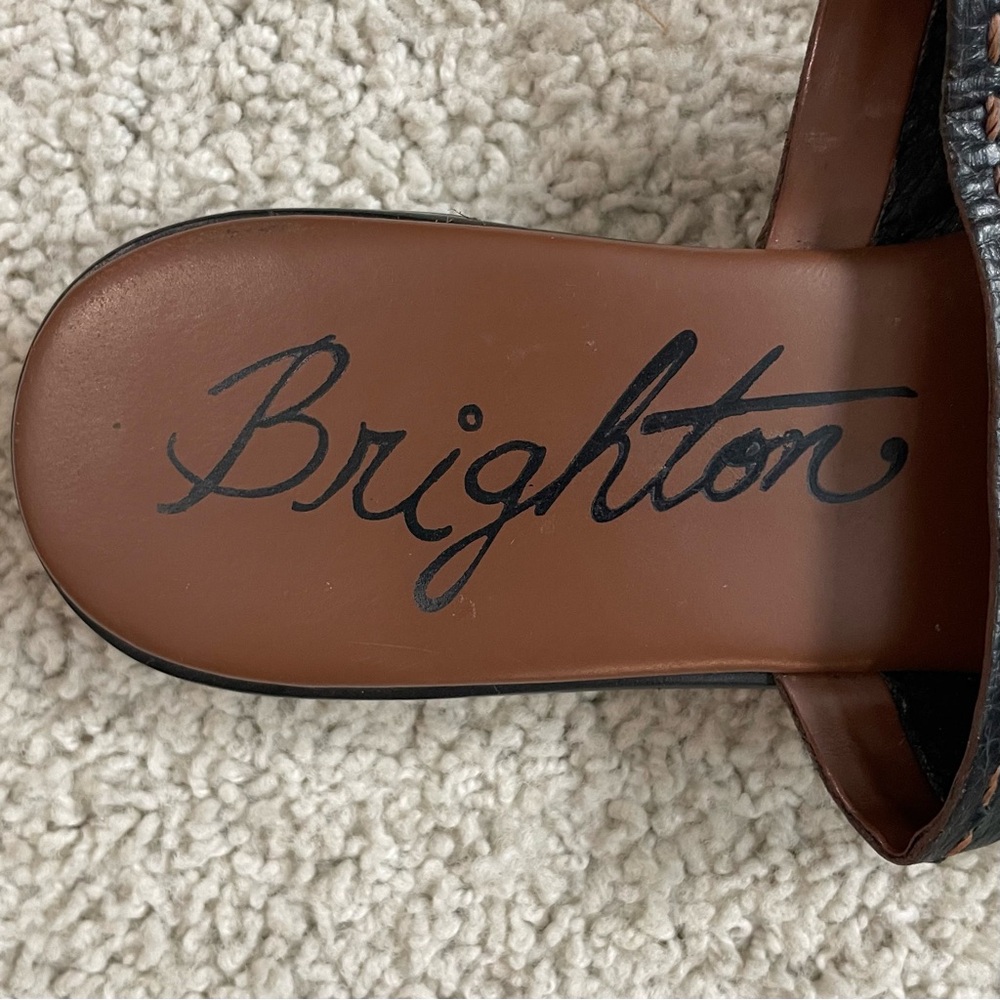 Women's BRIGHTON Black Leather MOLLY Silver Medallion SLIDES Sandals  9 M - Picture 6 of 6